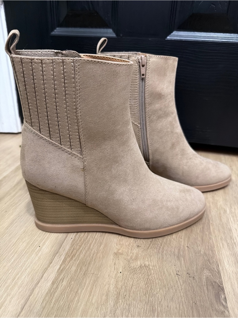 Taupe Faux Suede Wedge Ankle Booties Side Zip Size 8.5 3" Heel